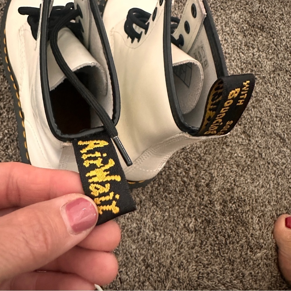 Dr. Martens Leather White Boots Black Laces Woman Sz 8 Yellow Stitching Classic - Picture 9 of 15